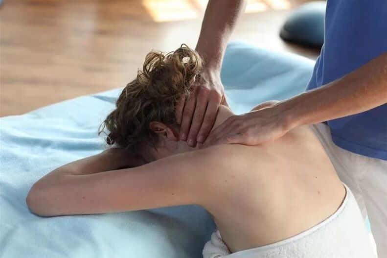 Massage with cervical osteochondrosis